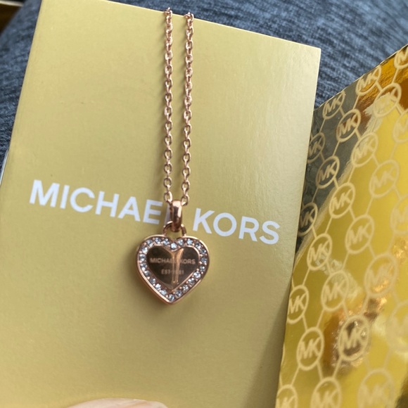 Michael kors necklace - Picture 1 of 3
